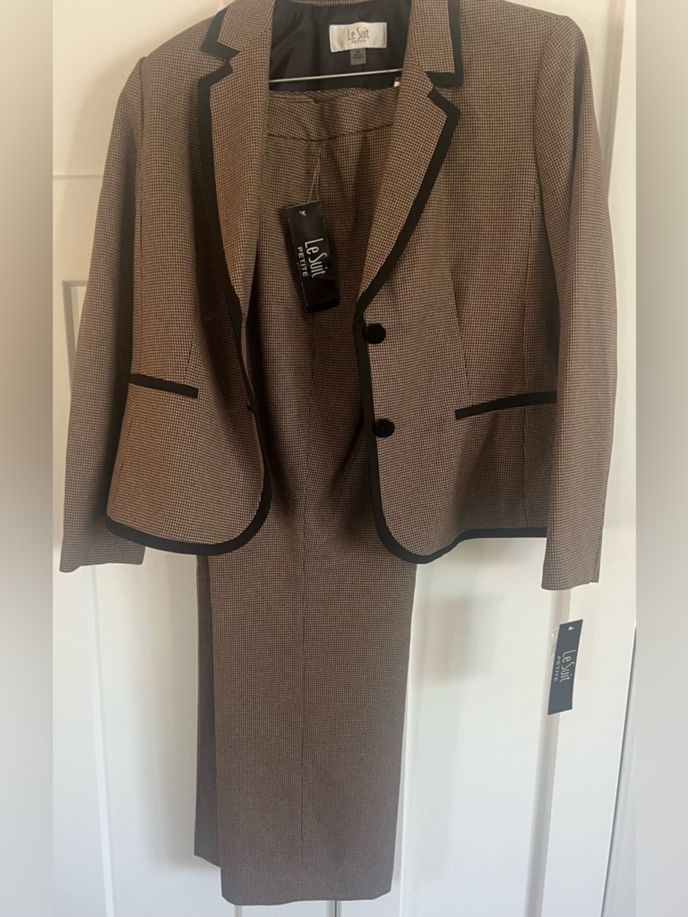 Nwt Le Suit petite 16p womans pantsuit trousers blazer Brown camel black - Picture 6 of 10
